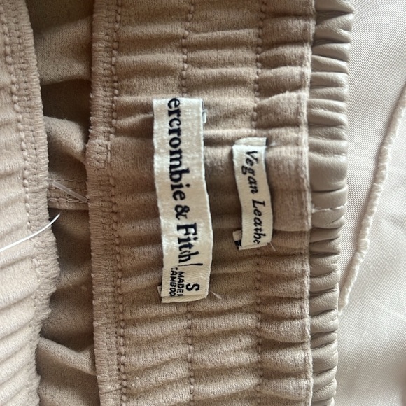 Shorts - Picture 4 of 4